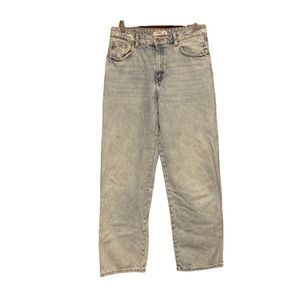 Pull & Bear light wash distressed high rise wide leg jeans woman size 8